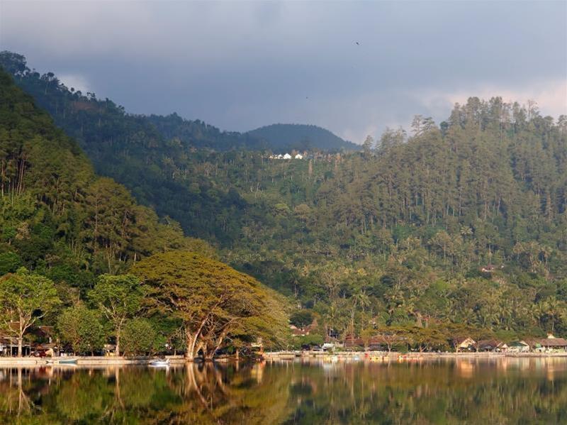 อมารี โฮเต็ล โปโนโรโก Hotel Ponorogo ภายนอก รูปภาพ