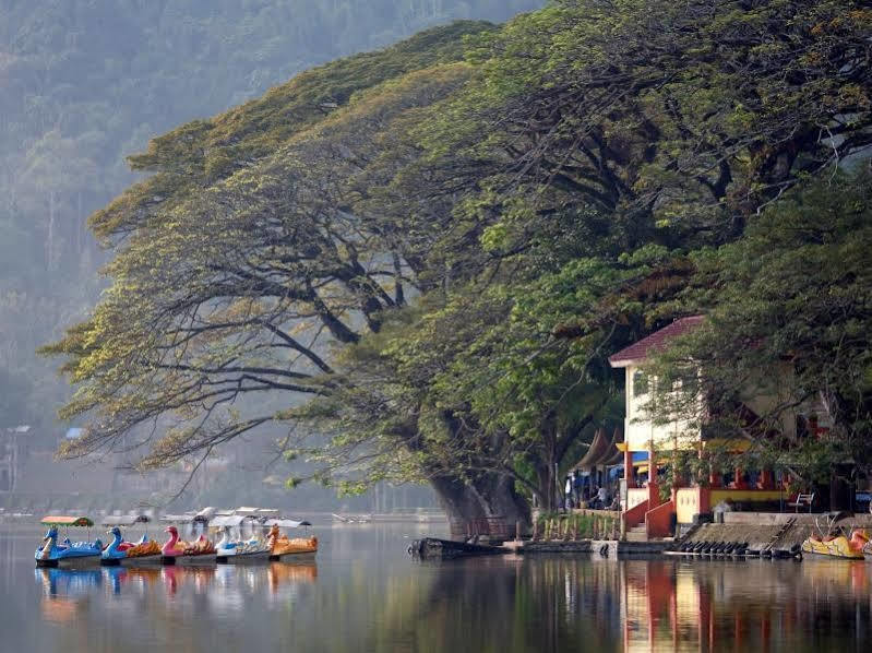 อมารี โฮเต็ล โปโนโรโก Hotel Ponorogo ภายนอก รูปภาพ